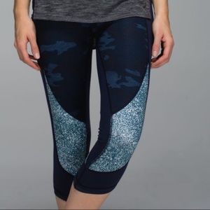 Lululemon 🍋 Camo Crop Capri leggings